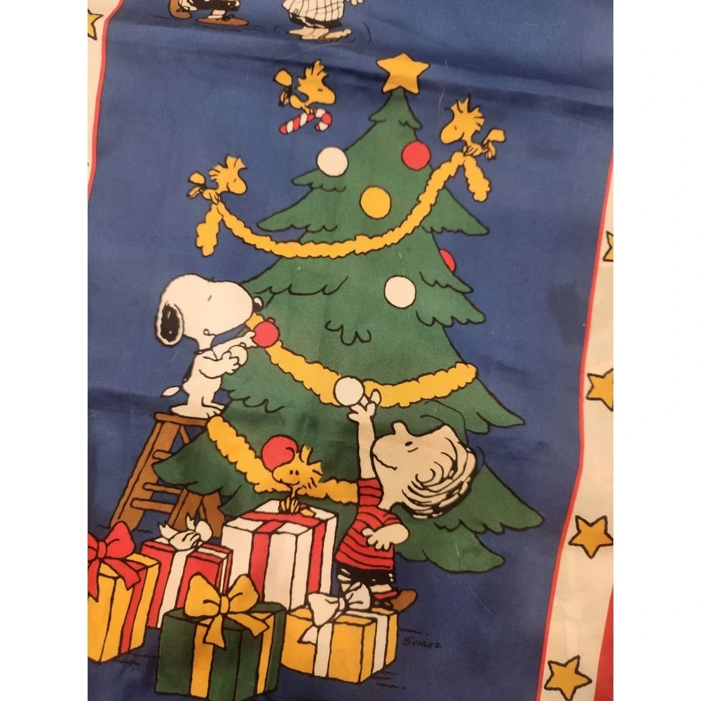 Vtg. Peanuts Snoopy Christmas Oblong Scarf Made In Italy 100% Polyester 53